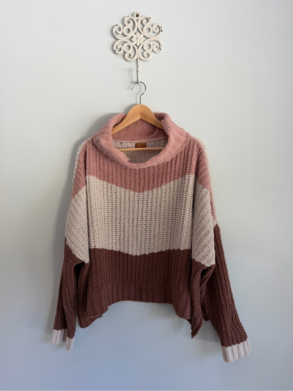 POL Colorblock Funnel Neck Sweater - Dusty Pink/Cream/Brown Large